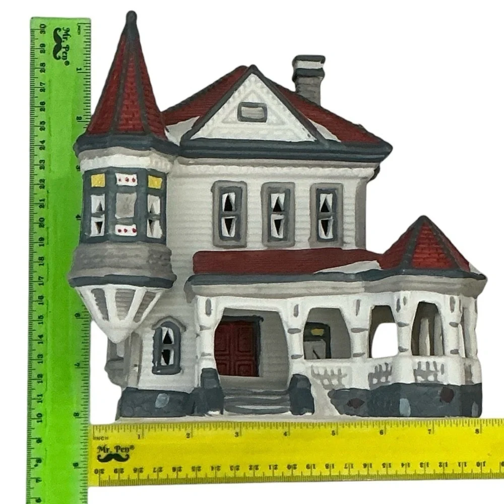 Vintage Victorian Village Illuminated Holiday House Hand Painted Porcelain 1994